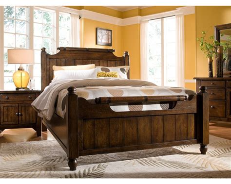 Broyhill Attic Heirlooms 4 Piece Feather Bedroom Set In Natural Oak Stain