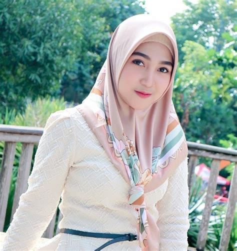 Pin Oleh Zaen Tamam Di Gadis Cantik Di 2020 Wanita Hijab Chic