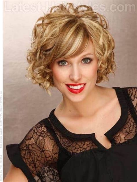 25 Chin Length Bob Hairstyles That Will Stun You In 2021 Curly Hair