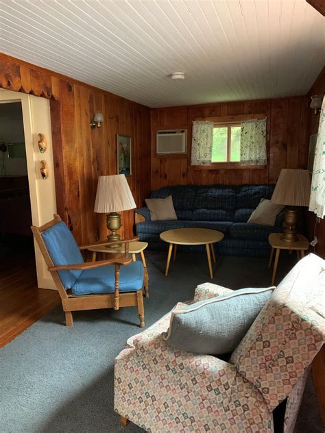 If you're having trouble locating a motel in lake st. Corner Pink Cottage Living area - Lake St. Catherine Cottages