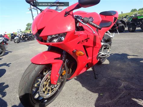 Motorcycle usa samples the honda's 2013 cbr600rr. 2013 Honda Cbr600rr