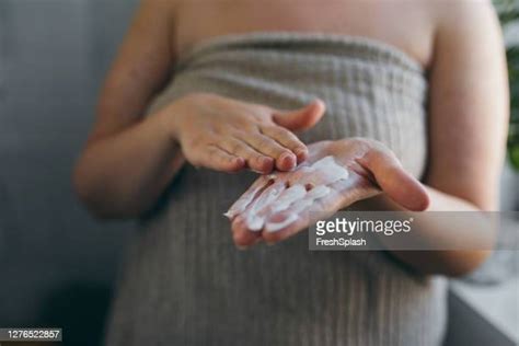 Lotion After Shower Photos And Premium High Res Pictures Getty Images