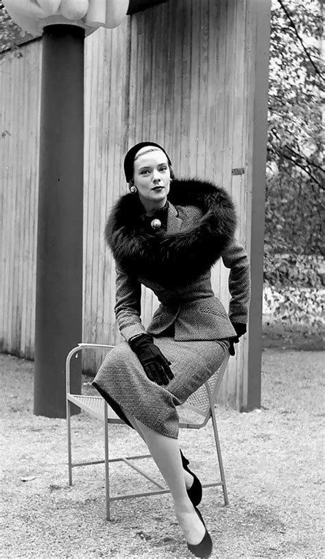 1940s And 1950s Fashion Photography By Nina Leen Glamour Vintage Vintage Suits Vintage Models