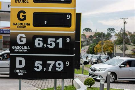 Aumento Da Gasolina Motoristas Fazem Fila Para Abastecer