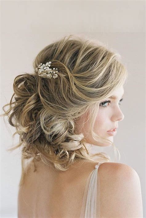 Wedding Hair With Flowers And Jewels 42 Short Wedding Hairstyle Ideas
