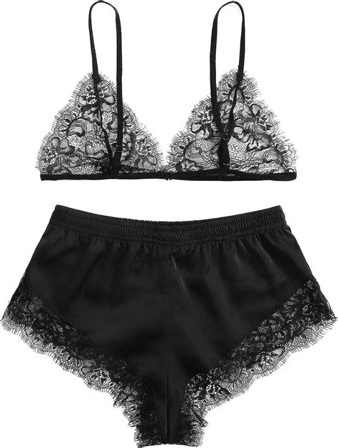 Ladies Fashion Sexy Lingerie Lace Hollow Exquisite Bra Shorts Underwear Set