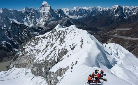 Trekking Peaks In Nepal Nepals Greatest Treks Peak High Route Adventure