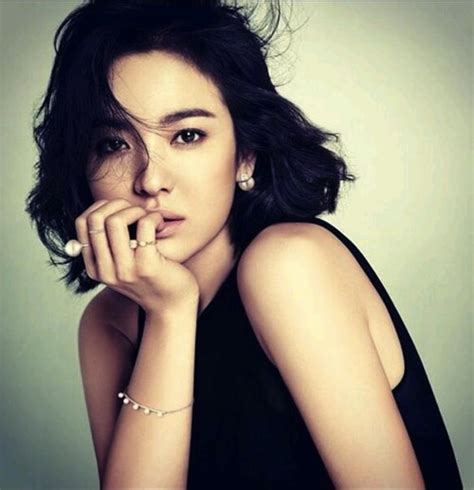 ソン・ヘギョ 宝石ブランドのグラビアを公開「まるで女神」 Song Hye Kyo Song Joong Ki Korean Beauty Asian Beauty Hand