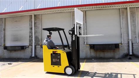 2004 Yale Standup Electric Forklift Youtube