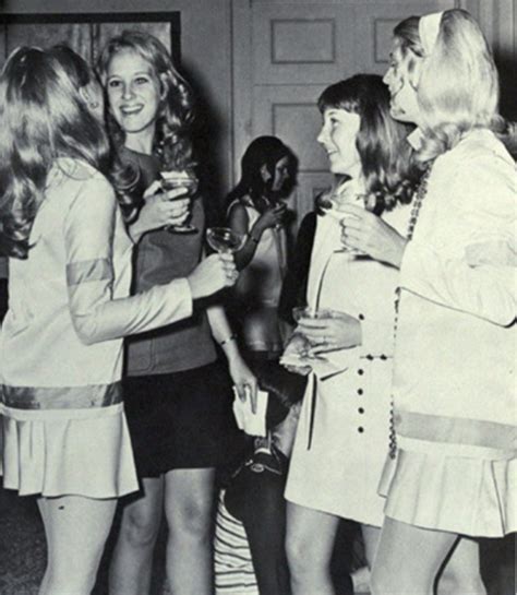 39 Vintage Snapshots Capture Teenage Parties During The 1960s And 1970s Nostalgic Us