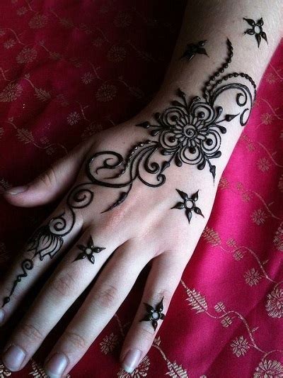 16 Most Beautiful And Different Styles Of Back Mehendi Designs