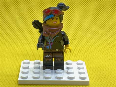 Lego Lucy Wyldstyle Minifigure Brick Land