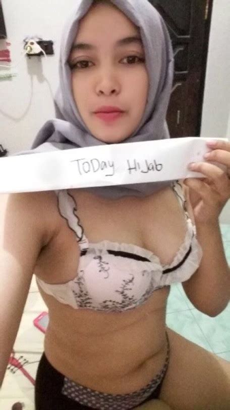 T1 Porn Pic From Hijab Tits Sex Image Gallery