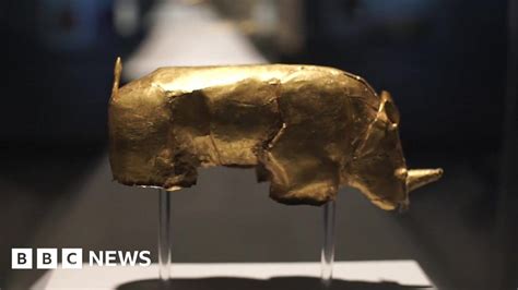 South Africas Golden Rhino Of Mapungubwe Travels To London Bbc News