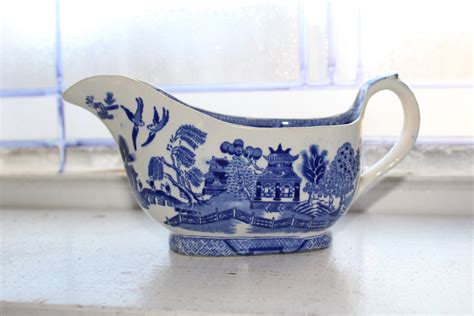 Vintage Blue Willow Gravy Boat Ridgway Pottery