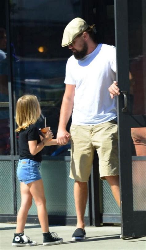 Aww Newly Single Leonardo Dicaprio Shows Off His Paternal Side With Tobey Maguires Daughter