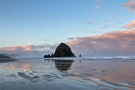 Cannon Beach Sunrise Early Morning Sunrise At Cannon Beach In Oregon