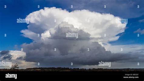 Cumulonimbus Hi Res Stock Photography And Images Alamy