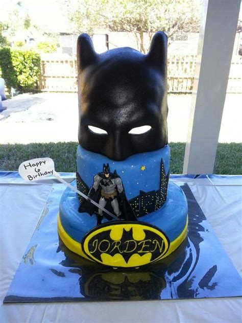 Pin By Tiffany Laymance On My Cakes Superhero Character Batman