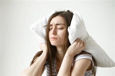Kurang Tidur Hingga Dehidrasi Ini 5 Penyebab Mata Bengkak Menurut Ahli