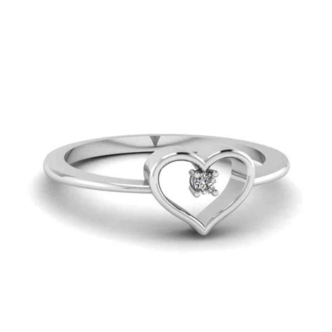 heart promise rings for her wedding and bridal inspiration