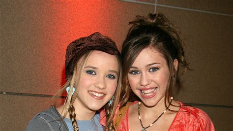 Miley Cyrus And Emily Osment Had A Hannah Montana Reunion Marie Claire