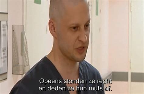 Video Dokters Scheren Zich Kaal Om Collega Met Kanker Te Steunen