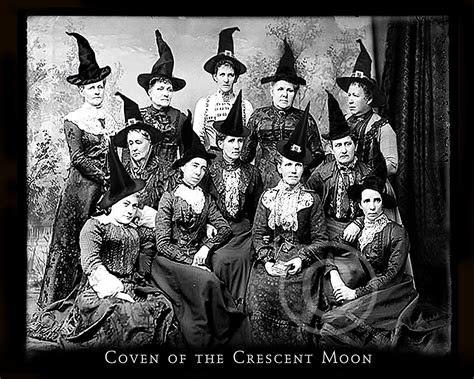 20 Black And White Halloween Pictures
