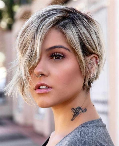 Women can have a very easy and fast model by choosing designs suitable for 21. Short Haircuts for Women 2020 - 15+ » Short Haircuts Models