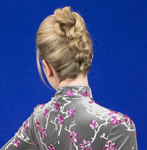 (we all need inspiration when it comes to short hairstyles for wedding guests.) 11 of 25. weeding hair | Hair beauty, Latest hair dos, Special ...