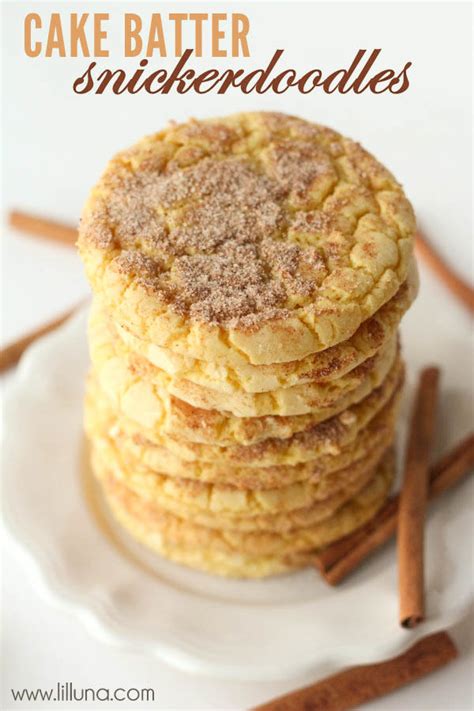 These cake mix cookies are such an easy and delicious recipe to make with only 3 ingredients! 5-Ingredient Cake Mix Snickerdoodles | RecipeLion.com