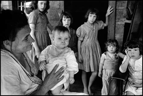 Usa Walker Kentucky 1965 A Poor Mother And Her Children Eric Kim