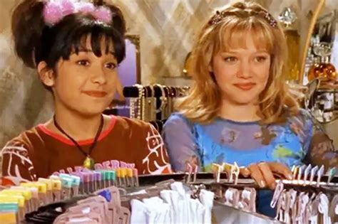 The Lizzie Mcguire Cast Reunites For A Virtual Table Read Of The Shows