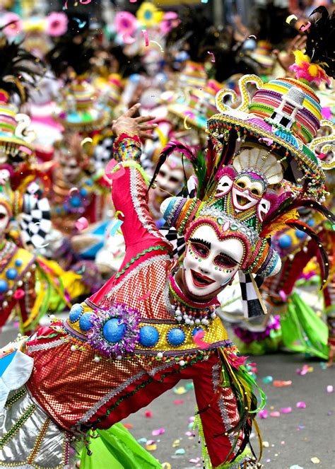 Chinese street dances in dadonghai (sanya, hainan, china 2017). Masskara Festival Dancer by Raymond Low on 500px | Bacolod ...