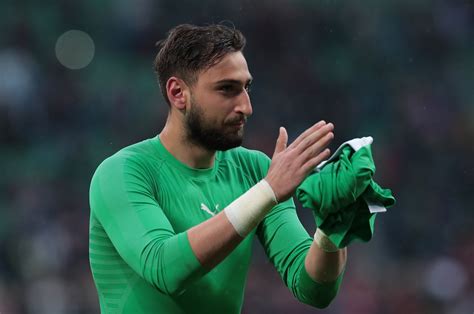 Find gianluigi donnarumma total career earnings, contracts & net worth breakdown. Donnarumma Salary / Milan 2017 2018 Players Salary Chart ...