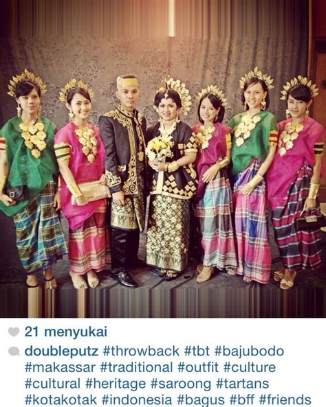 Maybe you would like to learn more about one of these? Kebaya Encim Warna Hitam - Kebaya Glamer