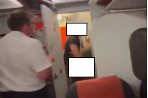 This Couple Was Caught Having Sex In A Crowded Easyjet Plane Toilet Newsdelivers