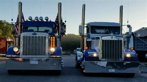 Peterbilt 389 Vs Kenworth W900 F