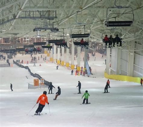Story Indoor Ski Slope Reopens With Real Snow In Nj S American Dream Mega Mall