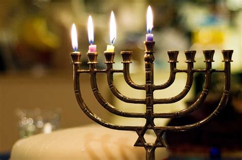 Students Light The Menorah To Celebrate Hanukkah The Foothill Dragon