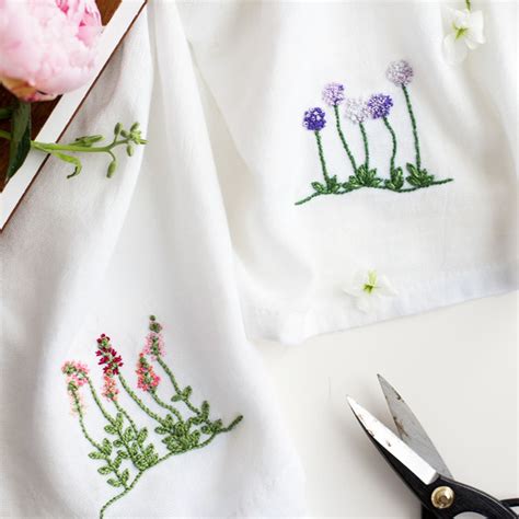 Make This Set Of Floral Embroidered Tea Towels Martha Stewart