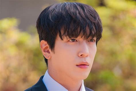 Cnblue’s Jung Yong Hwa Reportedly To Lead Disney ’s New Romance Drama ‘out Of The Blue
