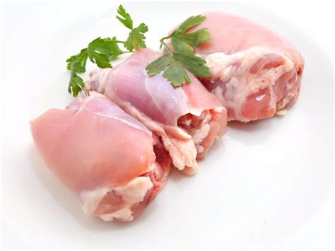 BONELESS SKINLESS CHICKEn THIGHS NUTRITIOn FACTs Eat This Much