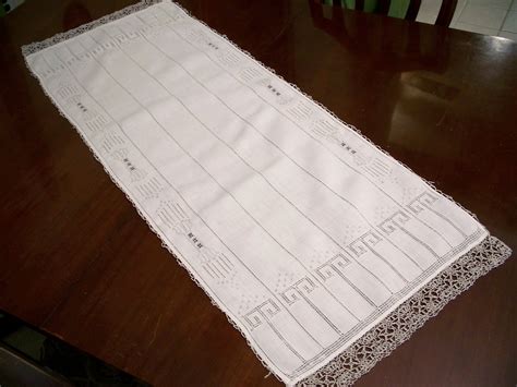 Elegant Vintage Art Deco Table Runner Linen And Needle Lace