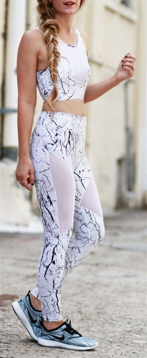 Trendy Gym Wear For Women Cute Work Out Outfit With Carbon 38 Marble Print Leggings Sports