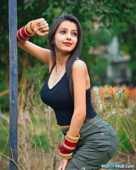 Hot Indian College Girls With Sexy Body Photos