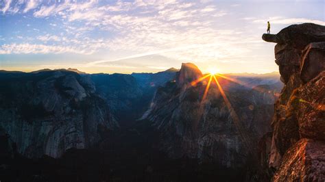 2560x1440 Standing At Glacier Point Sunrise In Yosemite National Park