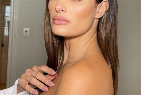 Isabeli Fontana Compartilha Resultado De Explante De Silicone Entenda