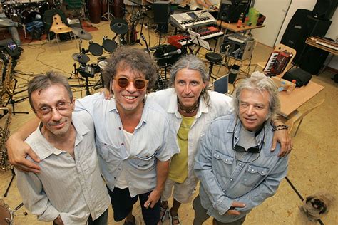 Share dead or alive you spin me round. Karácsony János, azaz James - Cultura.hu