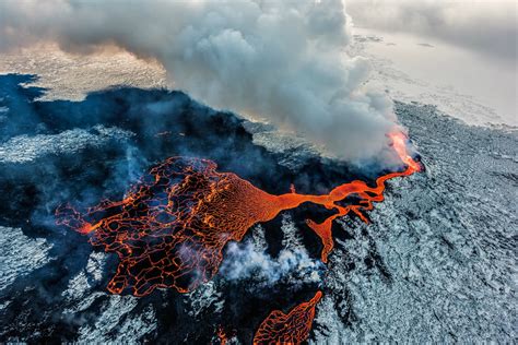 Holuhraun Volcano Eruption Iceland Volcanoes Photo Fanpop